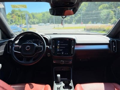 2019 Volvo XC40 Momentum