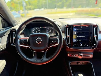 2019 Volvo XC40 Momentum