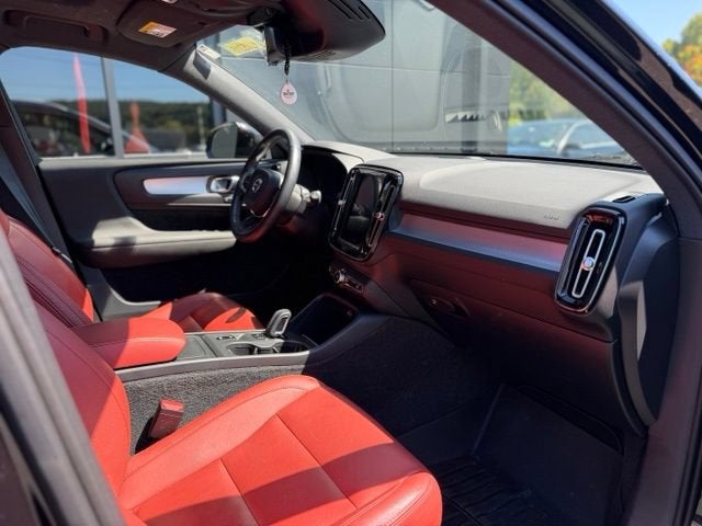 2019 Volvo XC40 Momentum