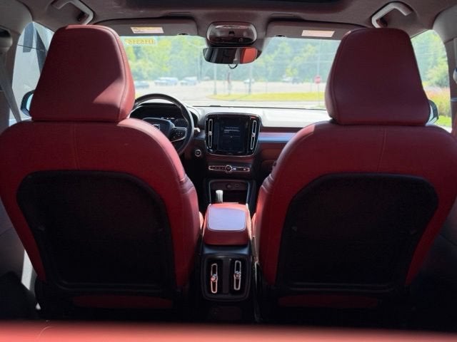 2019 Volvo XC40 Momentum