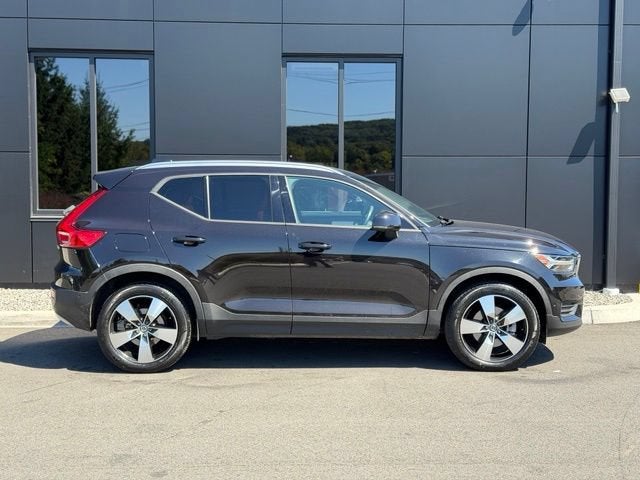 2019 Volvo XC40 Momentum