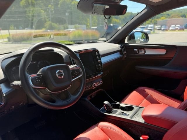 2019 Volvo XC40 Momentum
