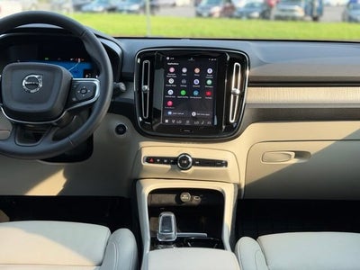 2023 Volvo XC40 B5 Plus Dark Theme