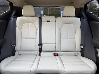 2023 Volvo XC40 B5 Plus Dark Theme