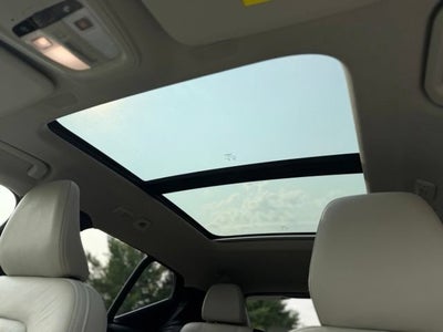 2023 Volvo XC40 B5 Plus Dark Theme
