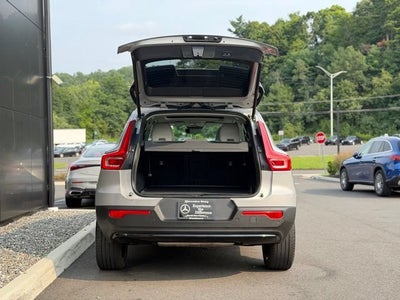 2023 Volvo XC40 B5 Plus Dark Theme