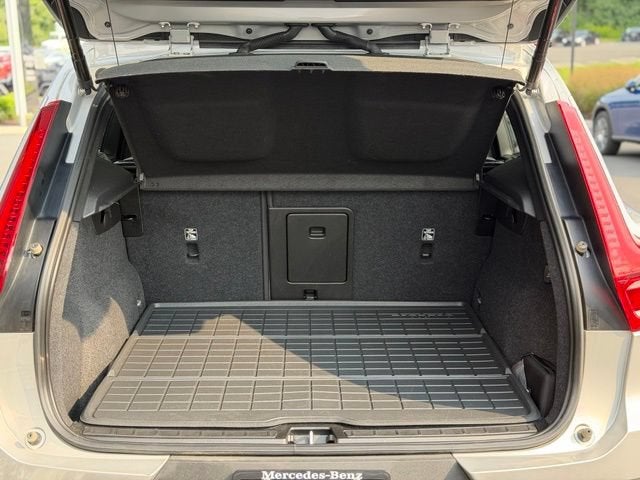 2023 Volvo XC40 B5 Plus Dark Theme