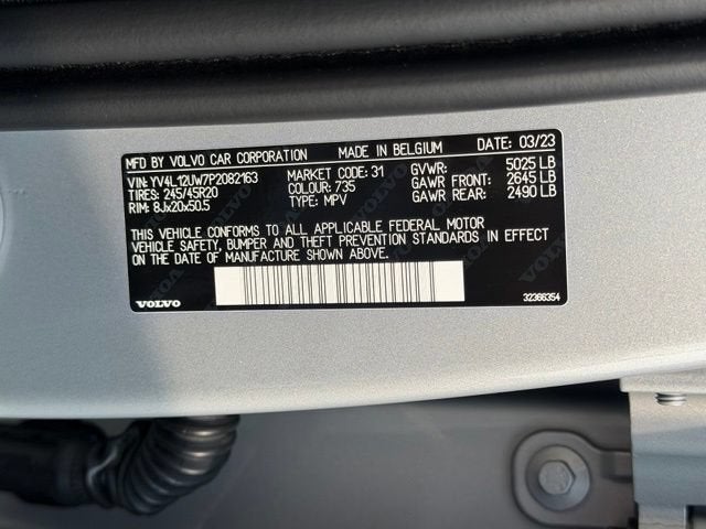 2023 Volvo XC40 B5 Plus Dark Theme